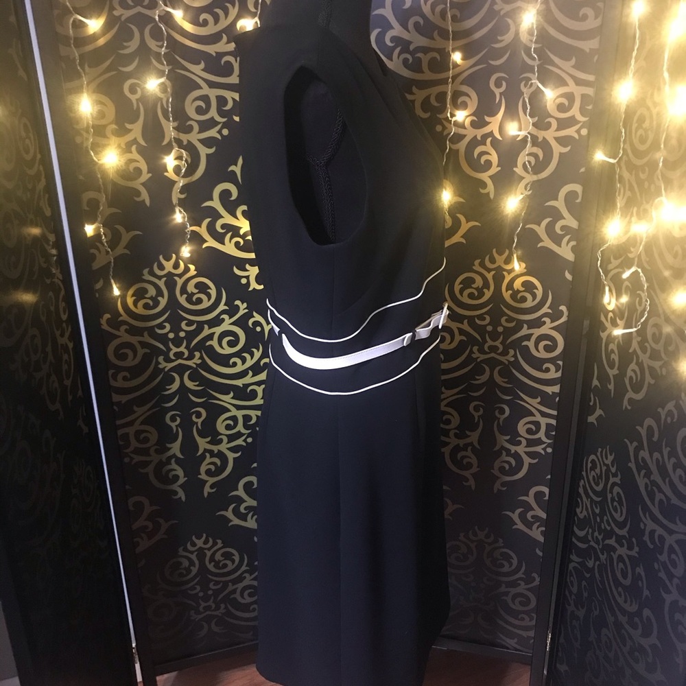 Dress - Picture 2 of 4